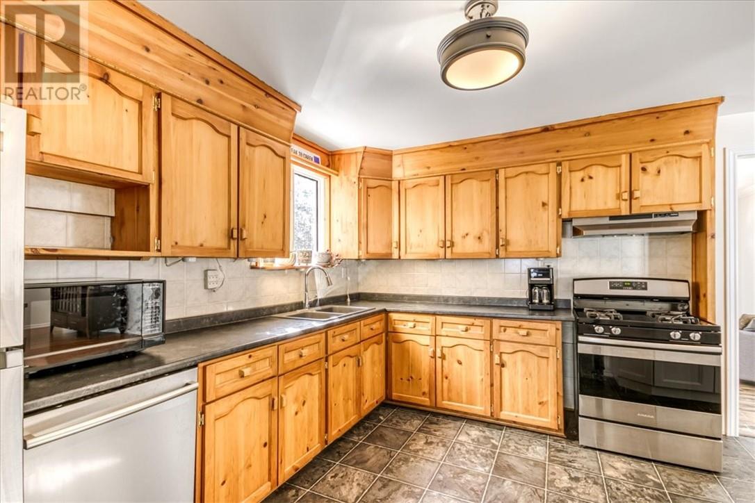 14 Randolph Road, Whitefish, Ontario  P0M 3E0 - Photo 11 - 2127035