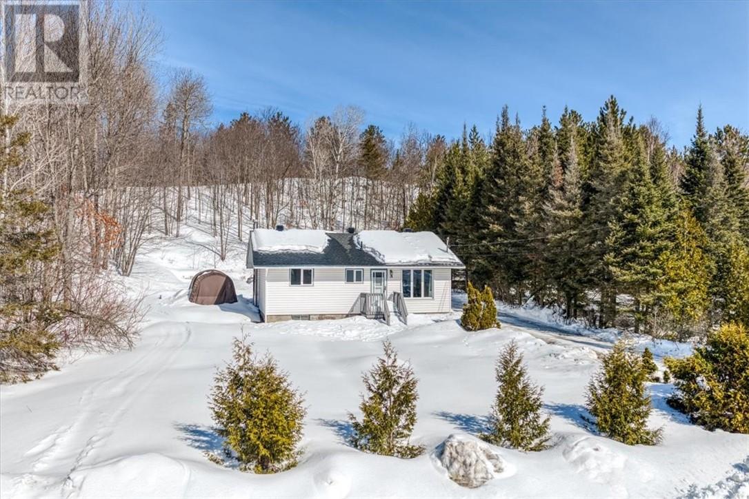 14 Randolph Road, Whitefish, Ontario  P0M 3E0 - Photo 3 - 2127035