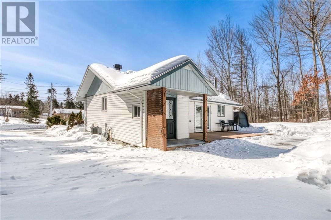 14 Randolph Road, Whitefish, Ontario  P0M 3E0 - Photo 4 - 2127035