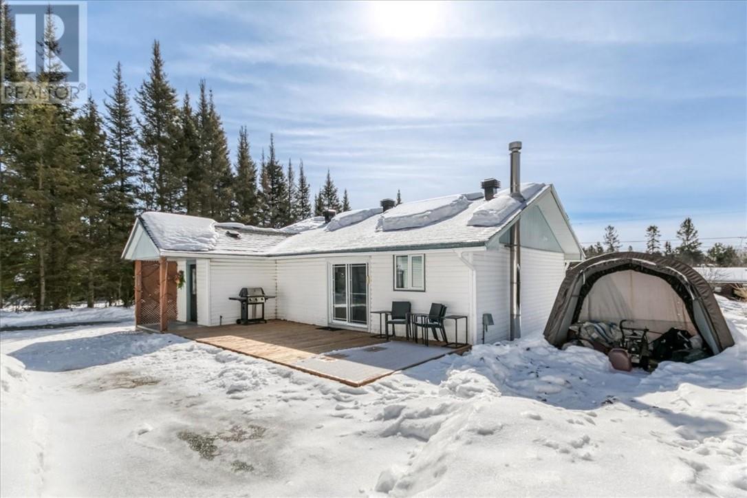 14 Randolph Road, Whitefish, Ontario  P0M 3E0 - Photo 5 - 2127035
