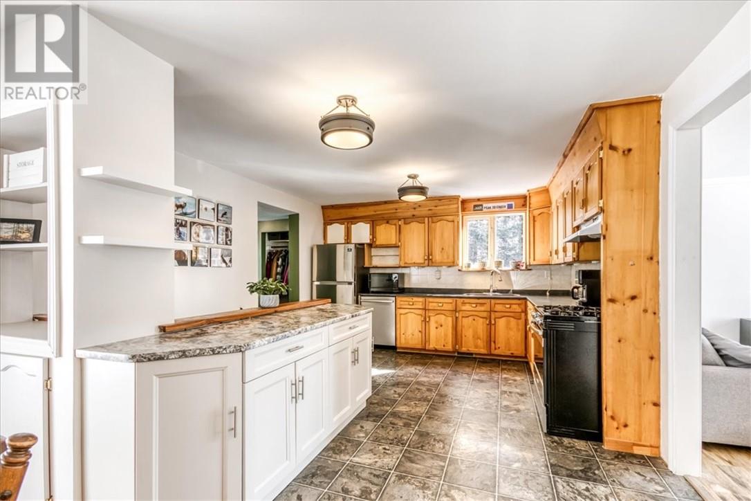 14 Randolph Road, Whitefish, Ontario  P0M 3E0 - Photo 8 - 2127035