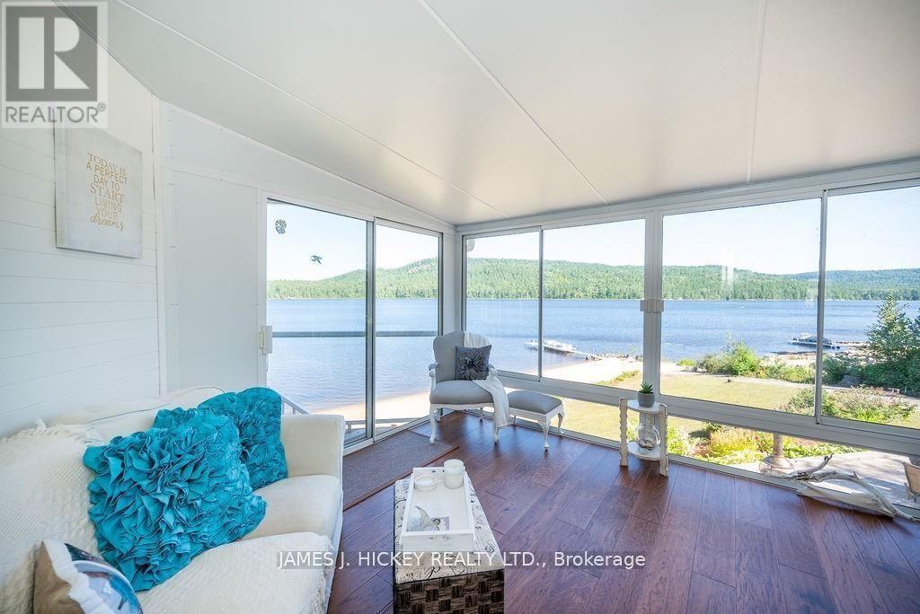 294 Lau Ren Road, Laurentian Hills, Ontario  K0J 1P0 - Photo 11 - X12969998