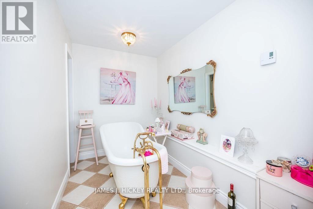 294 Lau Ren Road, Laurentian Hills, Ontario  K0J 1P0 - Photo 18 - X12969998