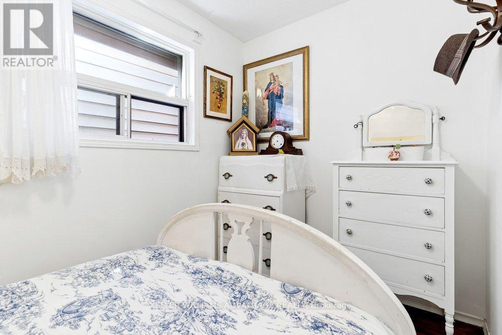 186 Cedric Avenue, Toronto, Ontario  M6C 3X8 - Photo 11 - C12969968