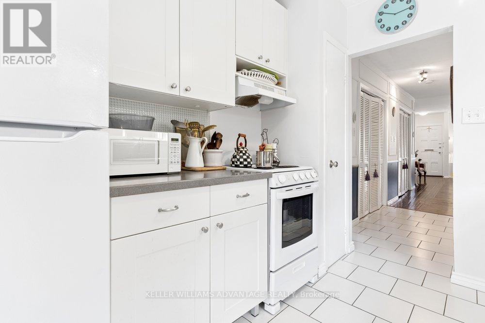 186 Cedric Avenue, Toronto, Ontario  M6C 3X8 - Photo 20 - C12969968