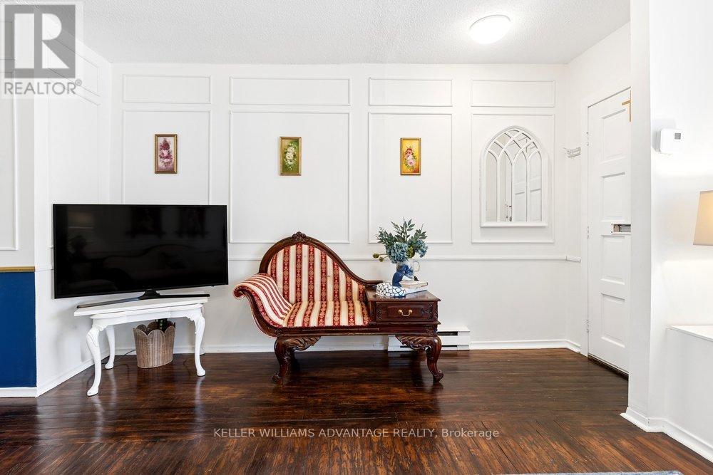 186 Cedric Avenue, Toronto, Ontario  M6C 3X8 - Photo 7 - C12969968