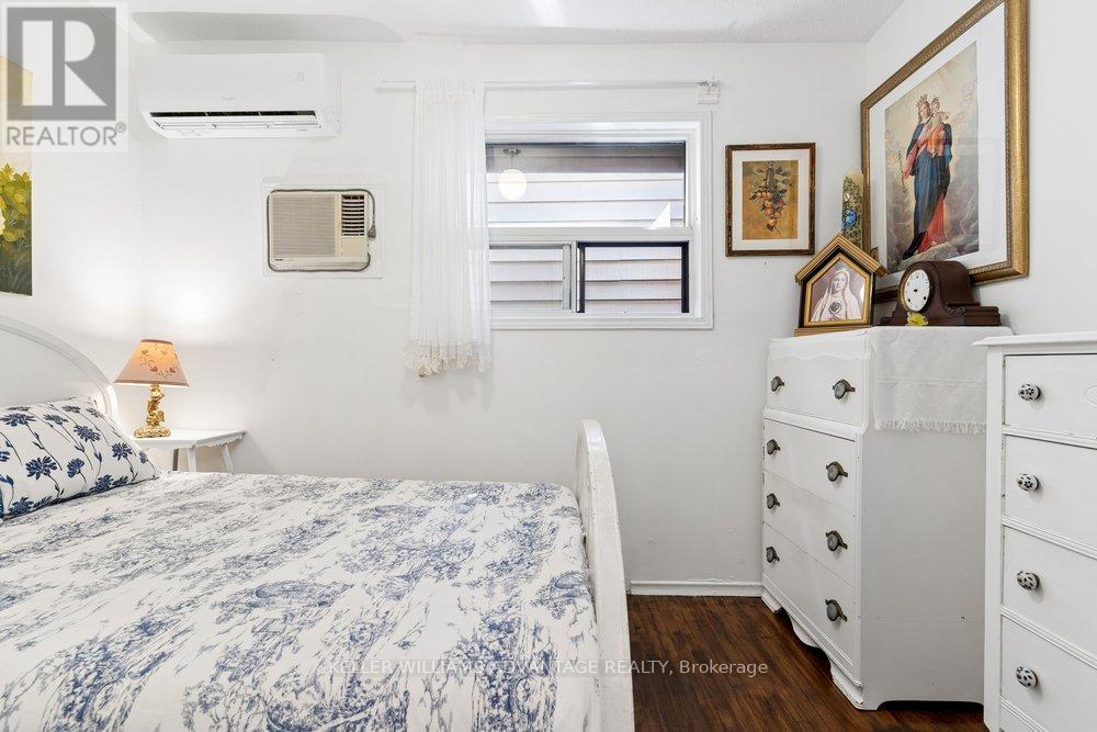 186 Cedric Avenue, Toronto, Ontario  M6C 3X8 - Photo 9 - C12969968