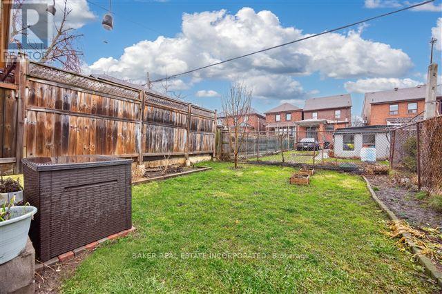 1867 Dufferin Street, Toronto, Ontario  M6E 3P5 - Photo 40 - C12969986