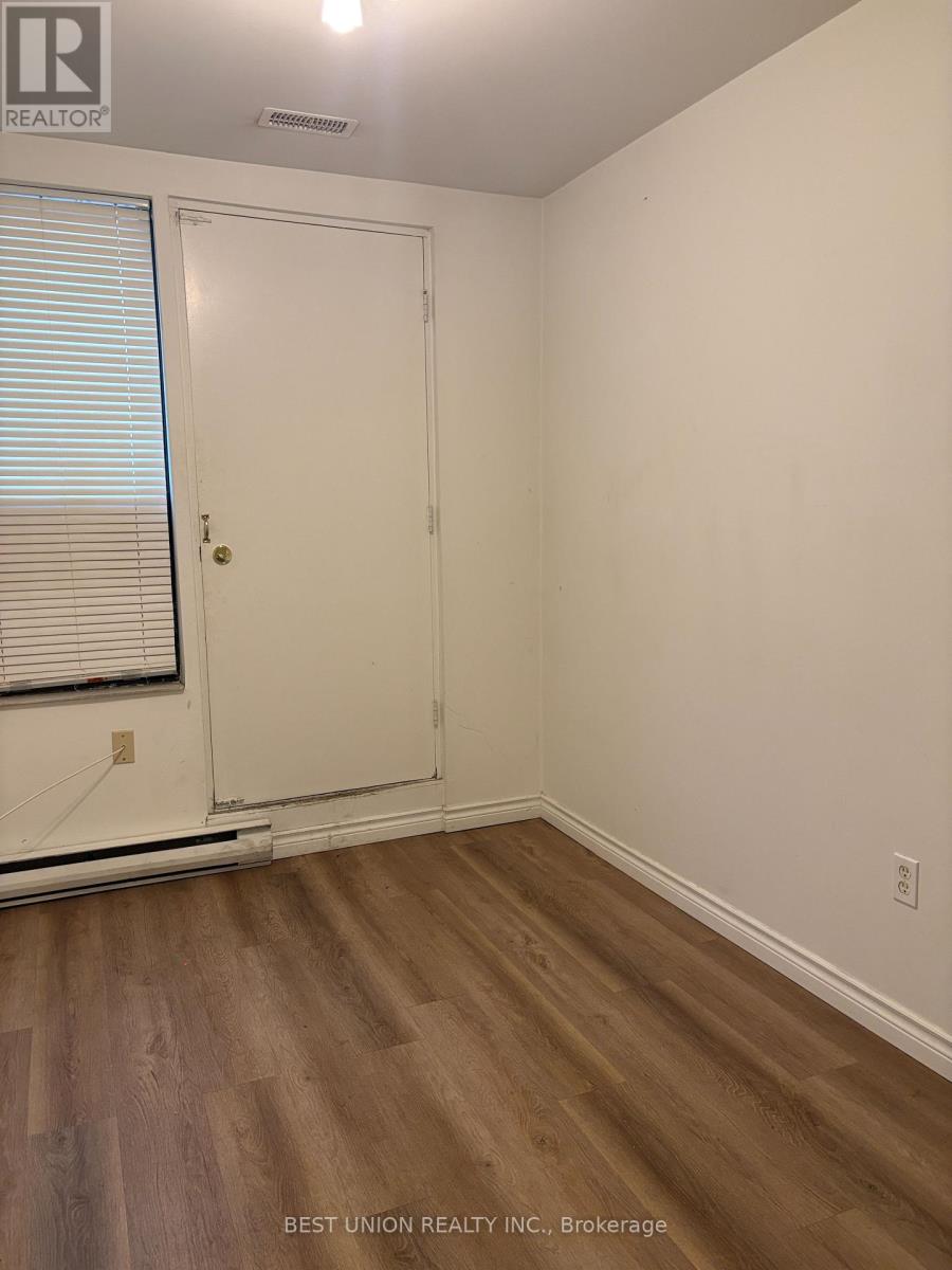 Upper Unit - 422 Queen St W Street, Toronto, Ontario  M8V 2A7 - Photo 2 - C12970040