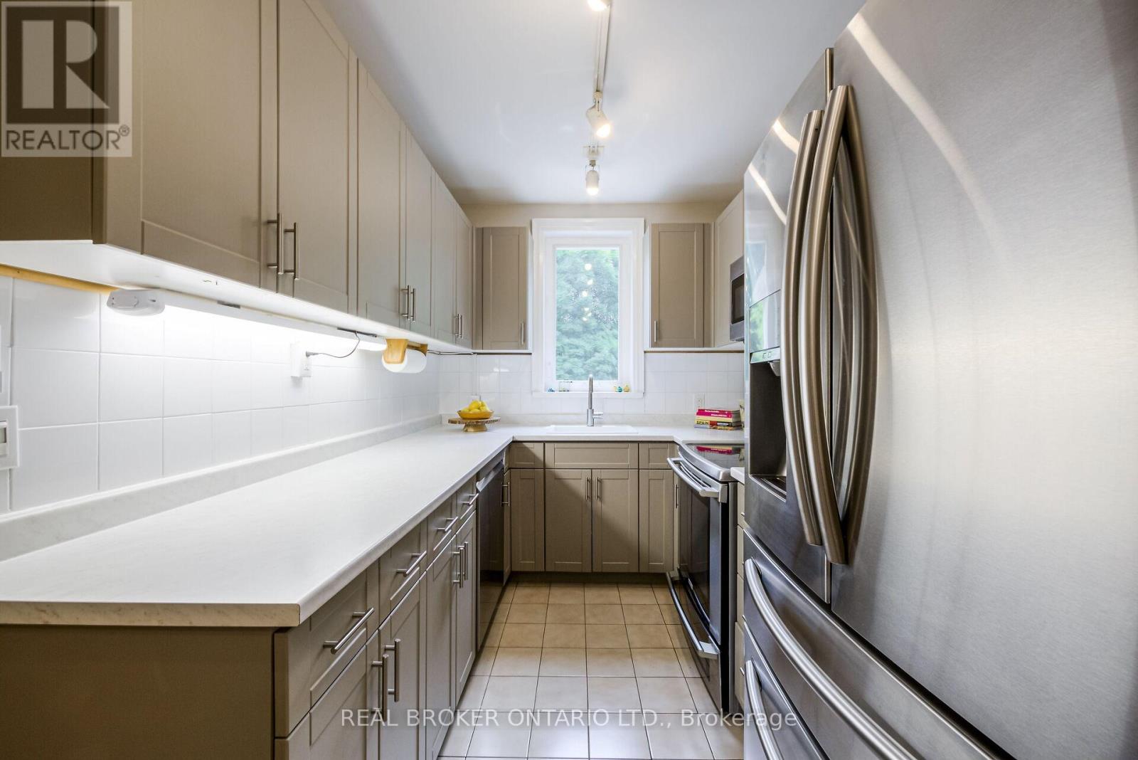 413 Roselawn Avenue, Toronto, Ontario  M5N 1J9 - Photo 18 - C12970092