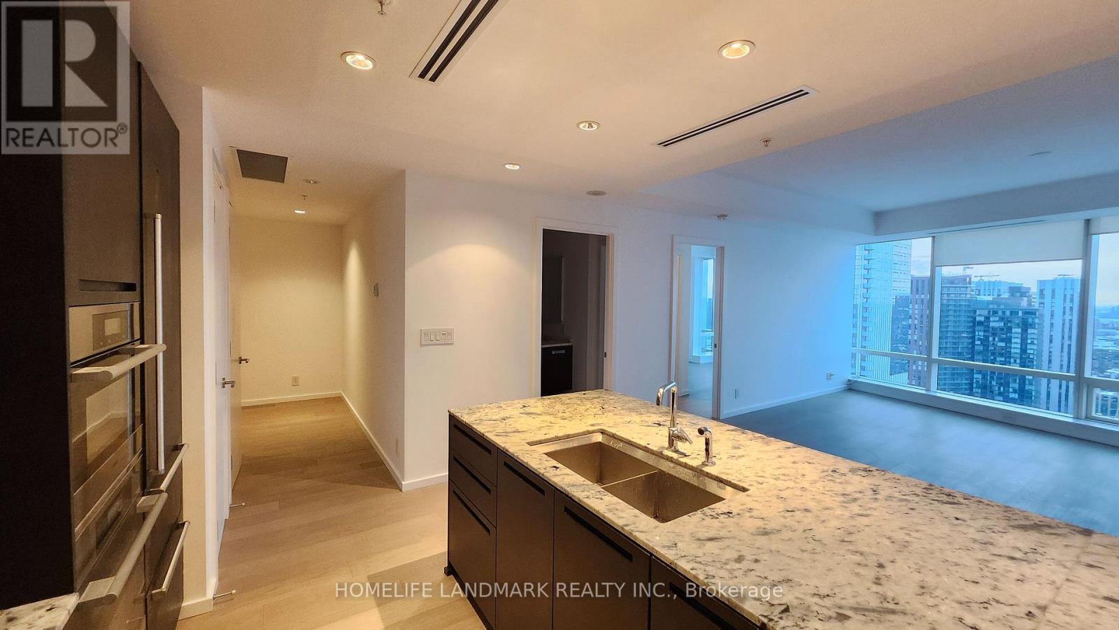 4704 - 180 University Avenue, Toronto, Ontario  M5H 0A2 - Photo 14 - C12970136