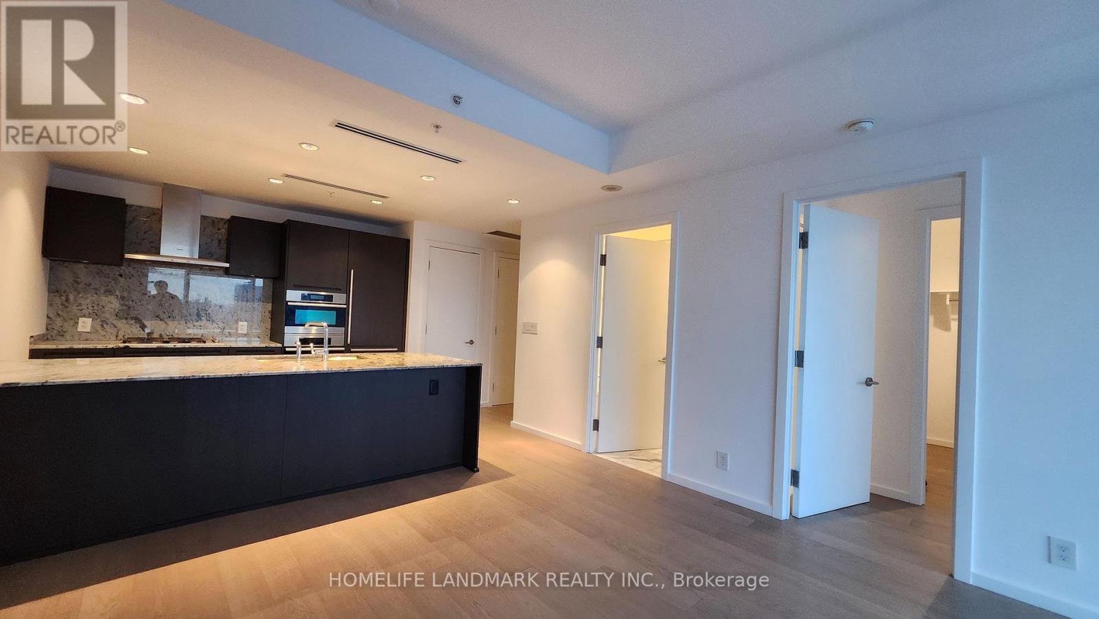 4704 - 180 University Avenue, Toronto, Ontario  M5H 0A2 - Photo 15 - C12970136