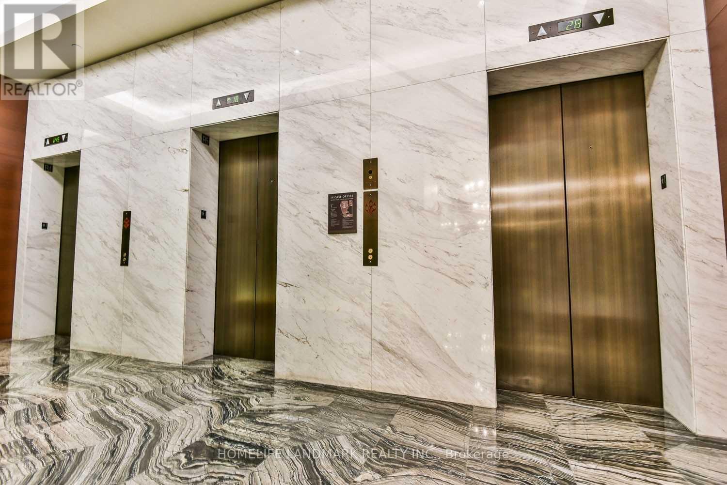 4704 - 180 University Avenue, Toronto, Ontario  M5H 0A2 - Photo 9 - C12970136