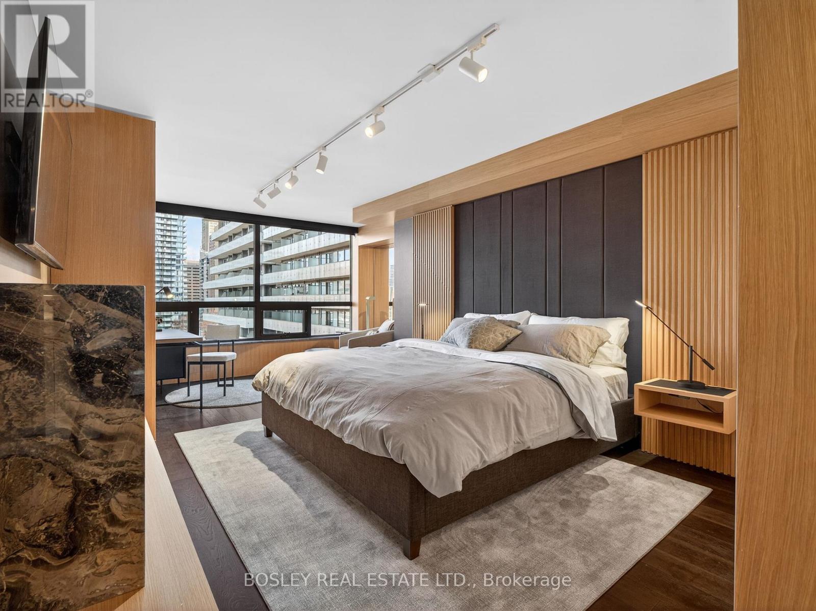 1402 - 62 Wellesley Street W, Toronto, Ontario  M5S 2X3 - Photo 17 - C12970140