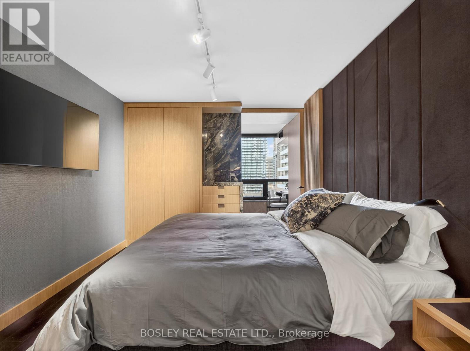 1402 - 62 Wellesley Street W, Toronto, Ontario  M5S 2X3 - Photo 24 - C12970140