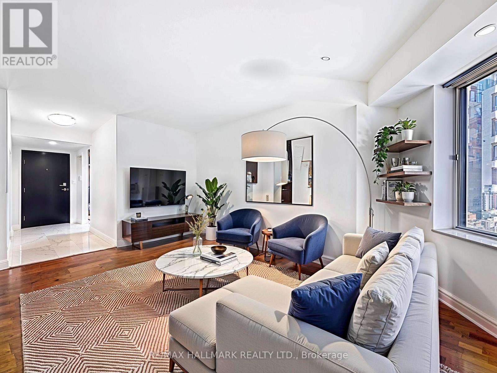 302 - 33 University Avenue, Toronto, Ontario  M5J 2S7 - Photo 8 - C12970148