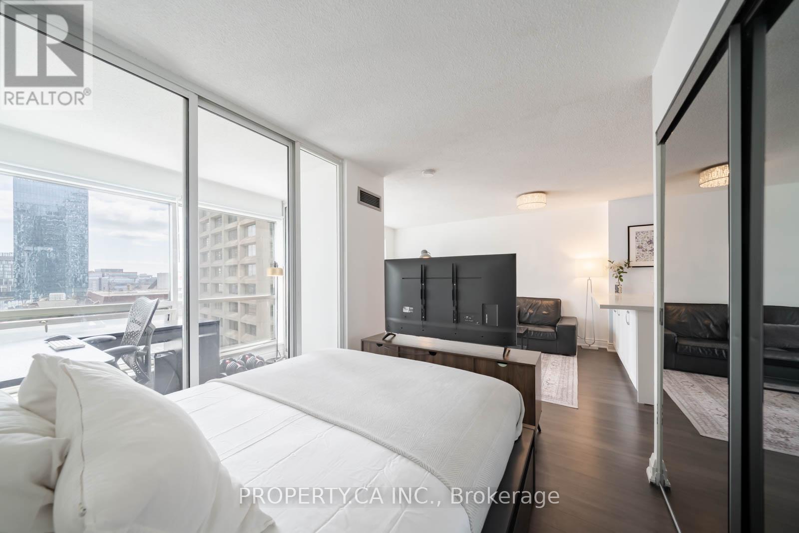 1209 - 10 Yonge Street, Toronto, Ontario  M5E 1R4 - Photo 20 - C12970160