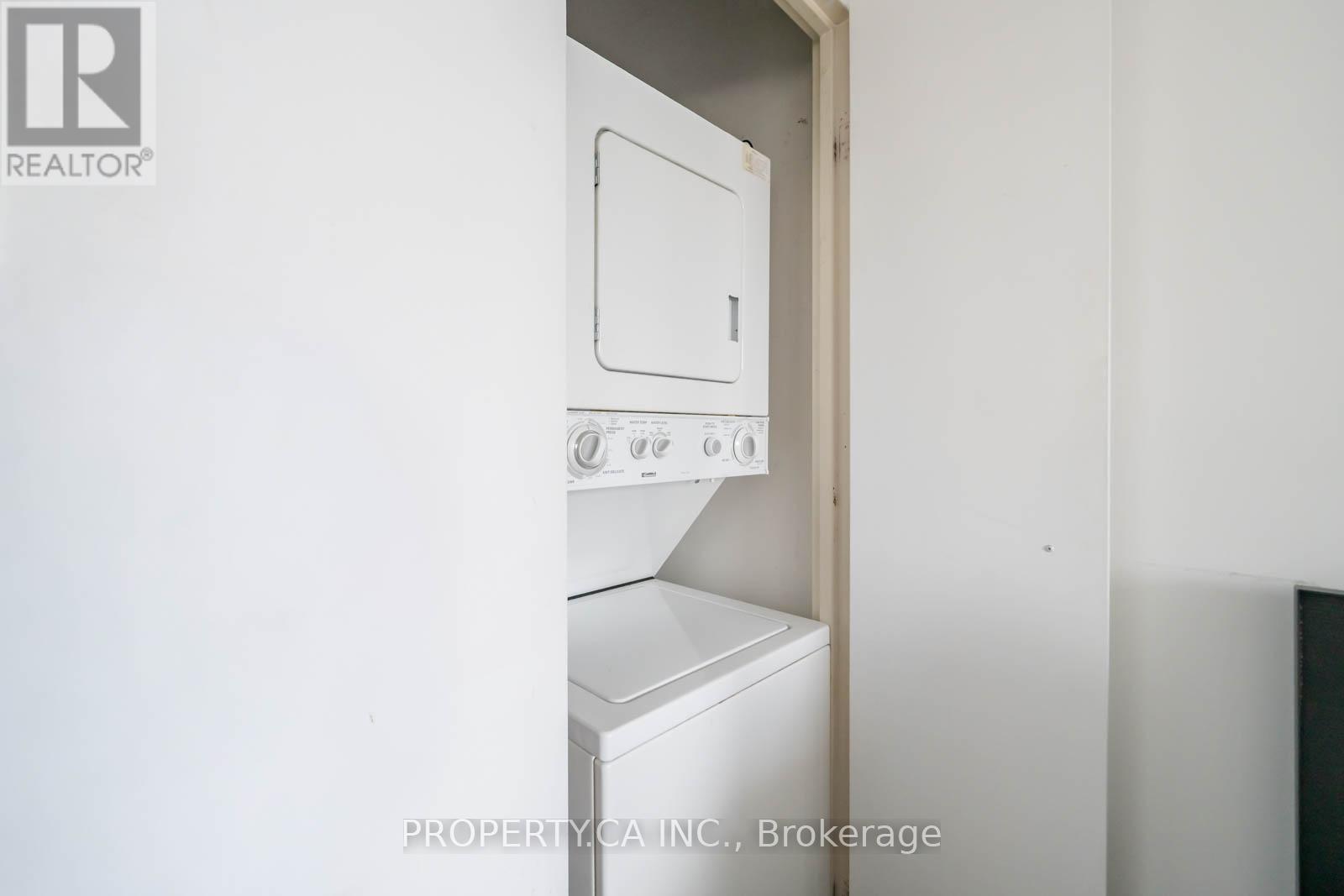 1209 - 10 Yonge Street, Toronto, Ontario  M5E 1R4 - Photo 21 - C12970160