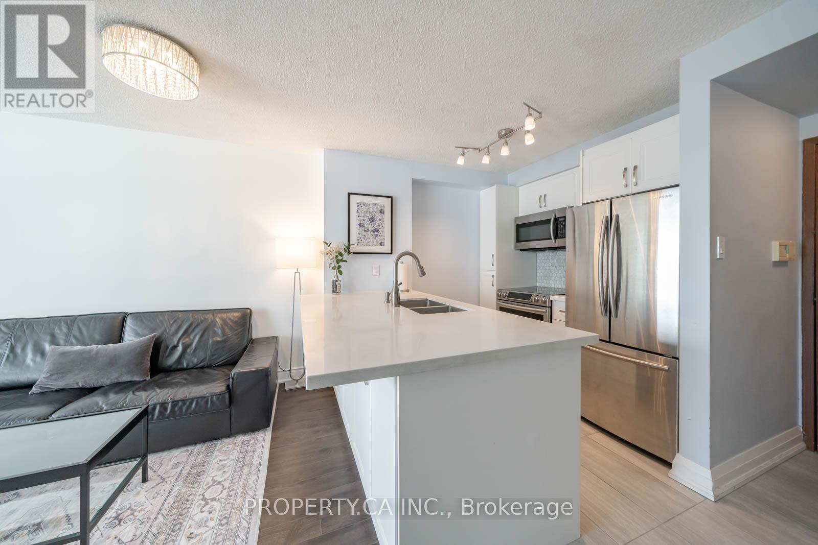 1209 - 10 Yonge Street, Toronto, Ontario  M5E 1R4 - Photo 6 - C12970160