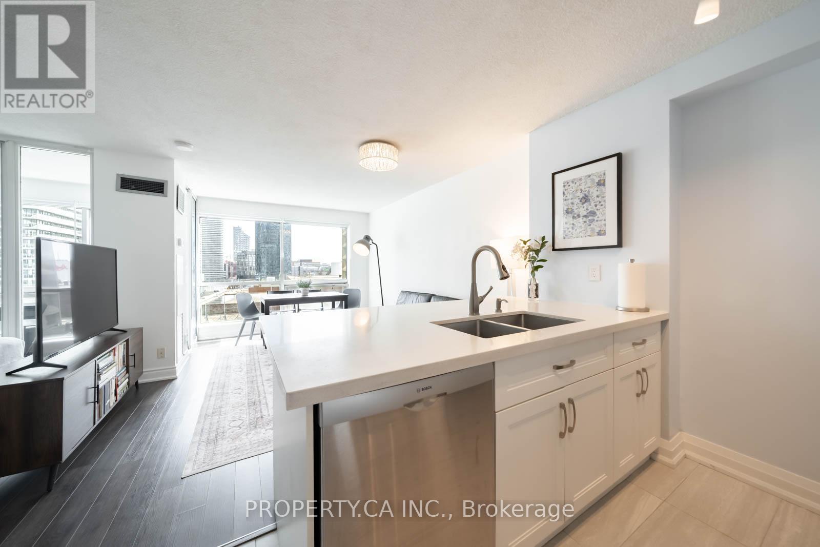 1209 - 10 Yonge Street, Toronto, Ontario  M5E 1R4 - Photo 7 - C12970160