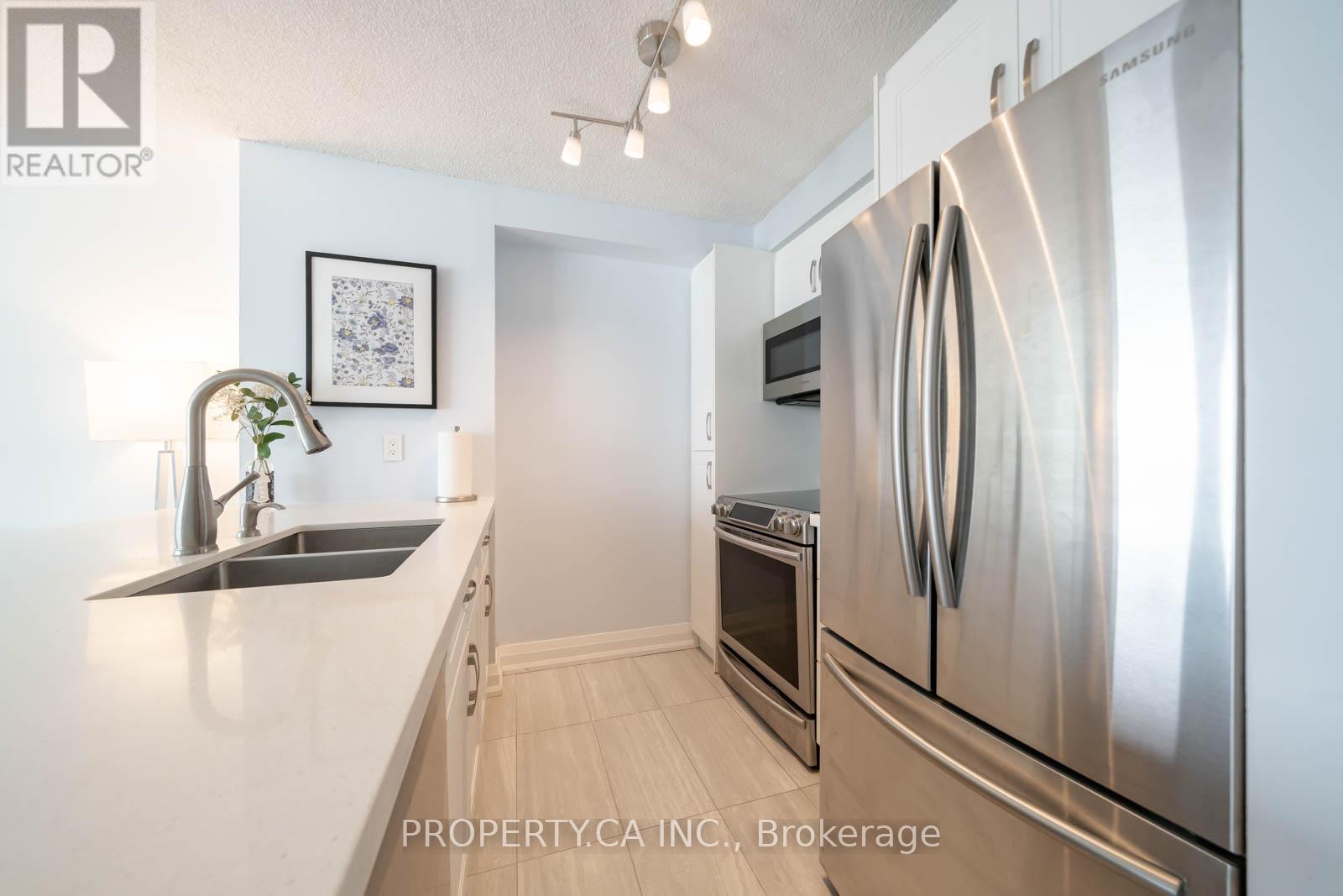 1209 - 10 Yonge Street, Toronto, Ontario  M5E 1R4 - Photo 9 - C12970160