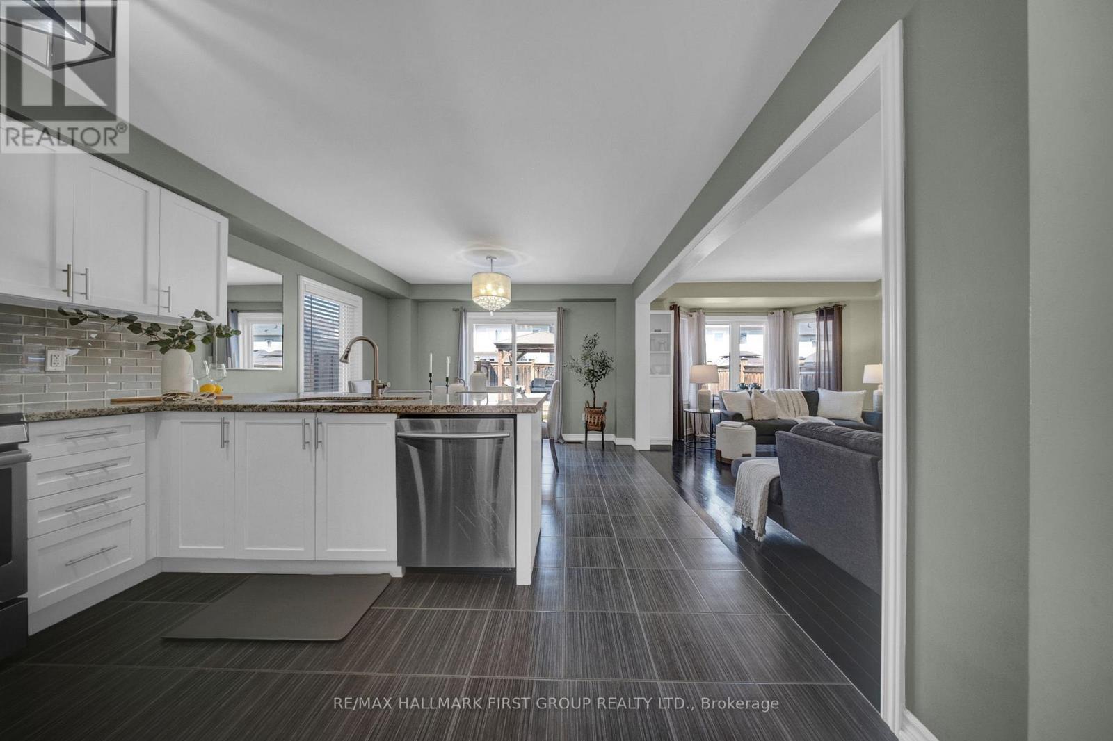 90 Sidney Rundle Avenue, Clarington, Ontario  L1C 0N9 - Photo 2 - E12970010