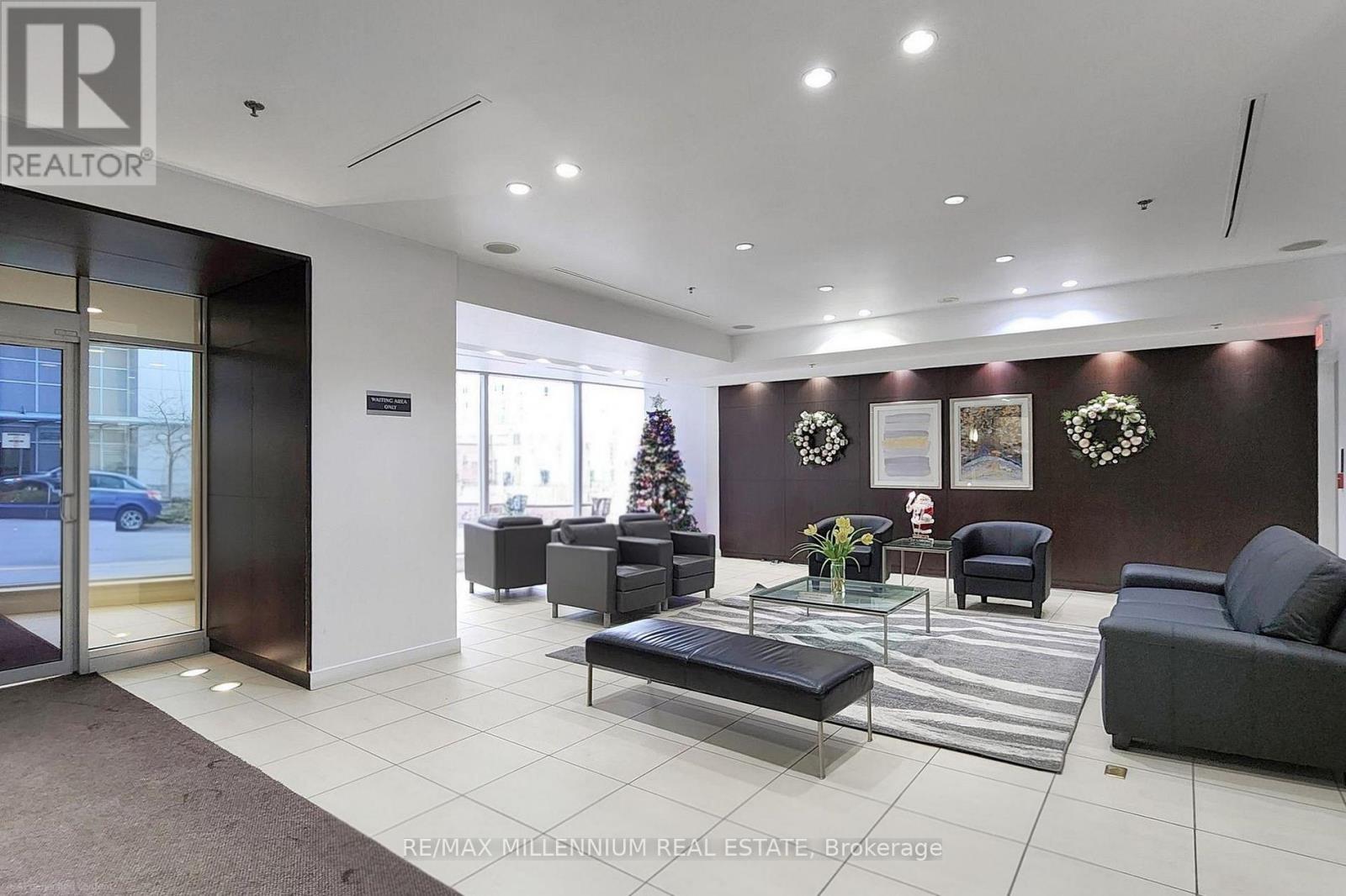 3316 - 36 Lee Centre Drive, Toronto, Ontario  M1H 3K2 - Photo 2 - E12970054