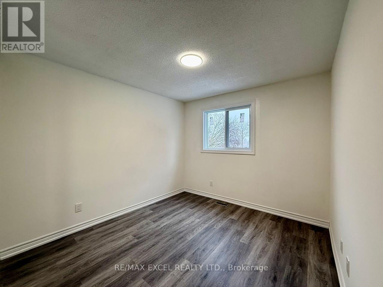 55 Plumbrook Crescent, Toronto (Agincourt South-Malvern West), Ontario  M1S 3Z9 - Photo 11 - E12970164