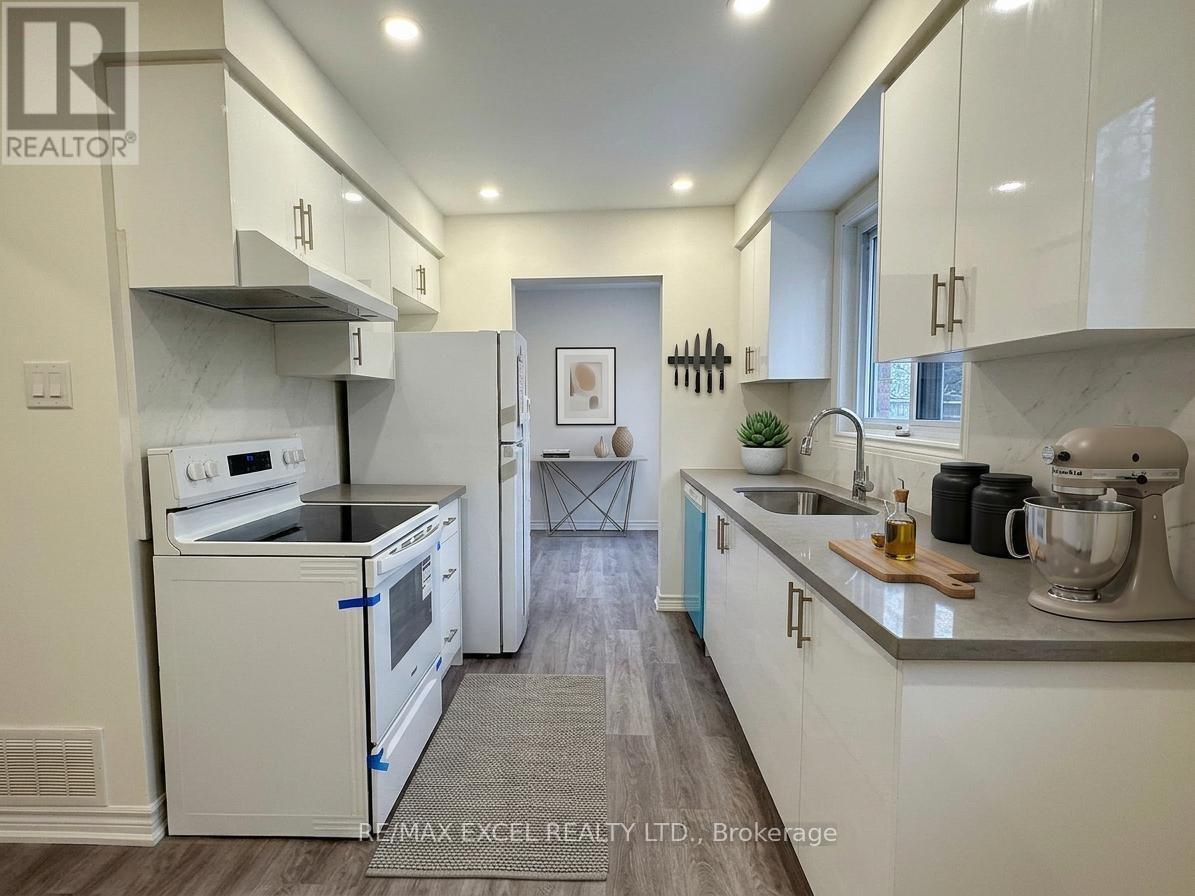 55 Plumbrook Crescent, Toronto (Agincourt South-Malvern West), Ontario  M1S 3Z9 - Photo 3 - E12970164