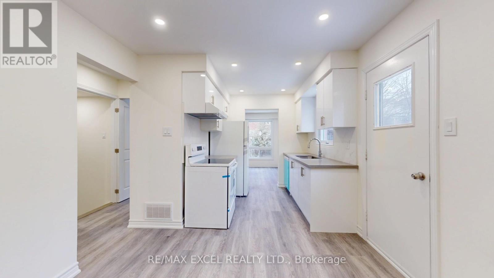 55 Plumbrook Crescent, Toronto (Agincourt South-Malvern West), Ontario  M1S 3Z9 - Photo 4 - E12970164