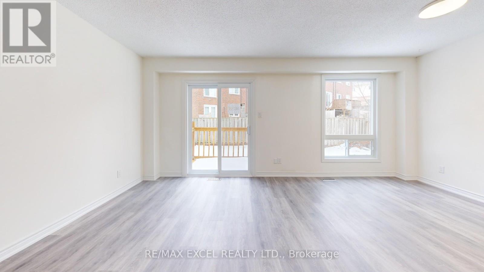 55 Plumbrook Crescent, Toronto (Agincourt South-Malvern West), Ontario  M1S 3Z9 - Photo 7 - E12970164