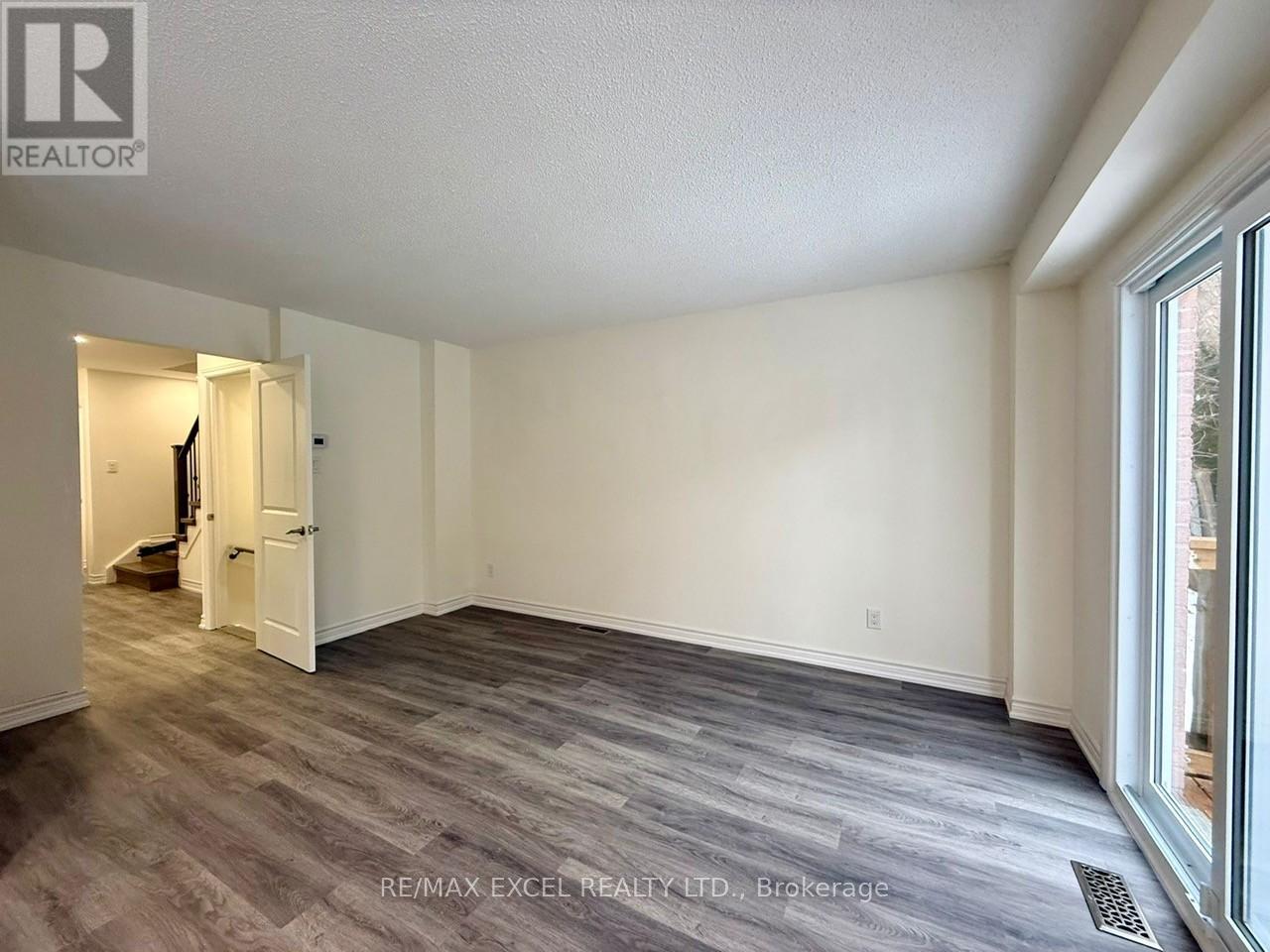 55 Plumbrook Crescent, Toronto (Agincourt South-Malvern West), Ontario  M1S 3Z9 - Photo 9 - E12970164