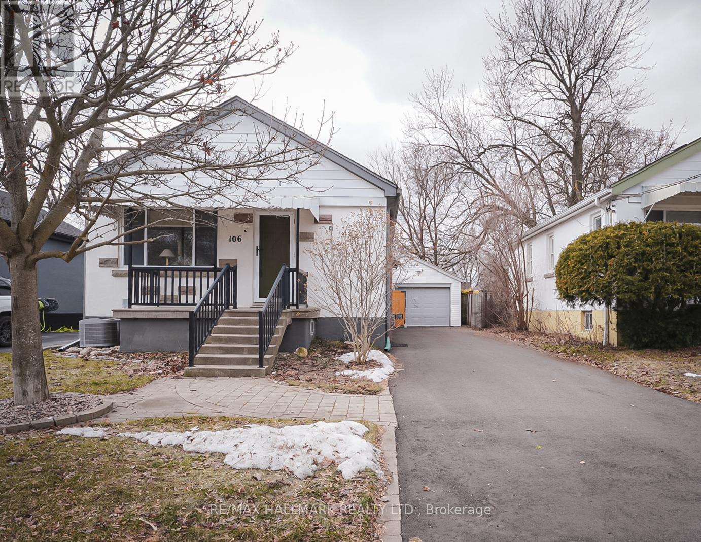 106 PHILLIP AVENUE, Toronto, Ontario