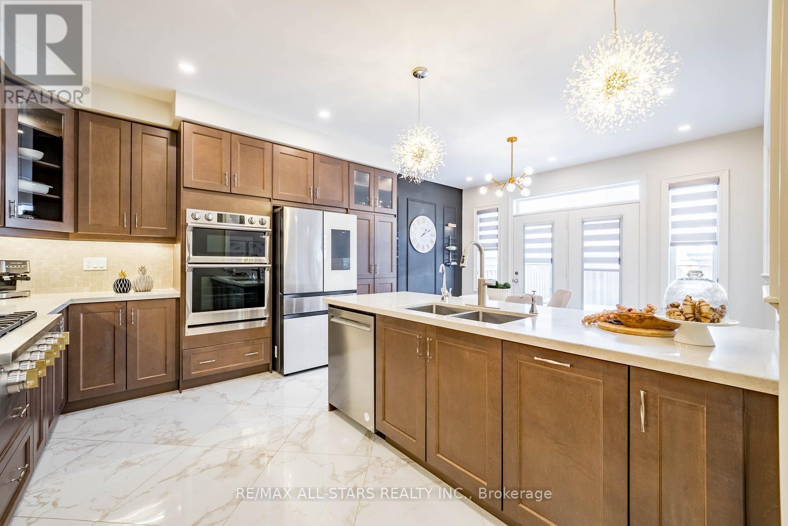 170 Fallharvest Way, Whitchurch-Stouffville, Ontario  L4A 5A2 - Photo 15 - N12969978