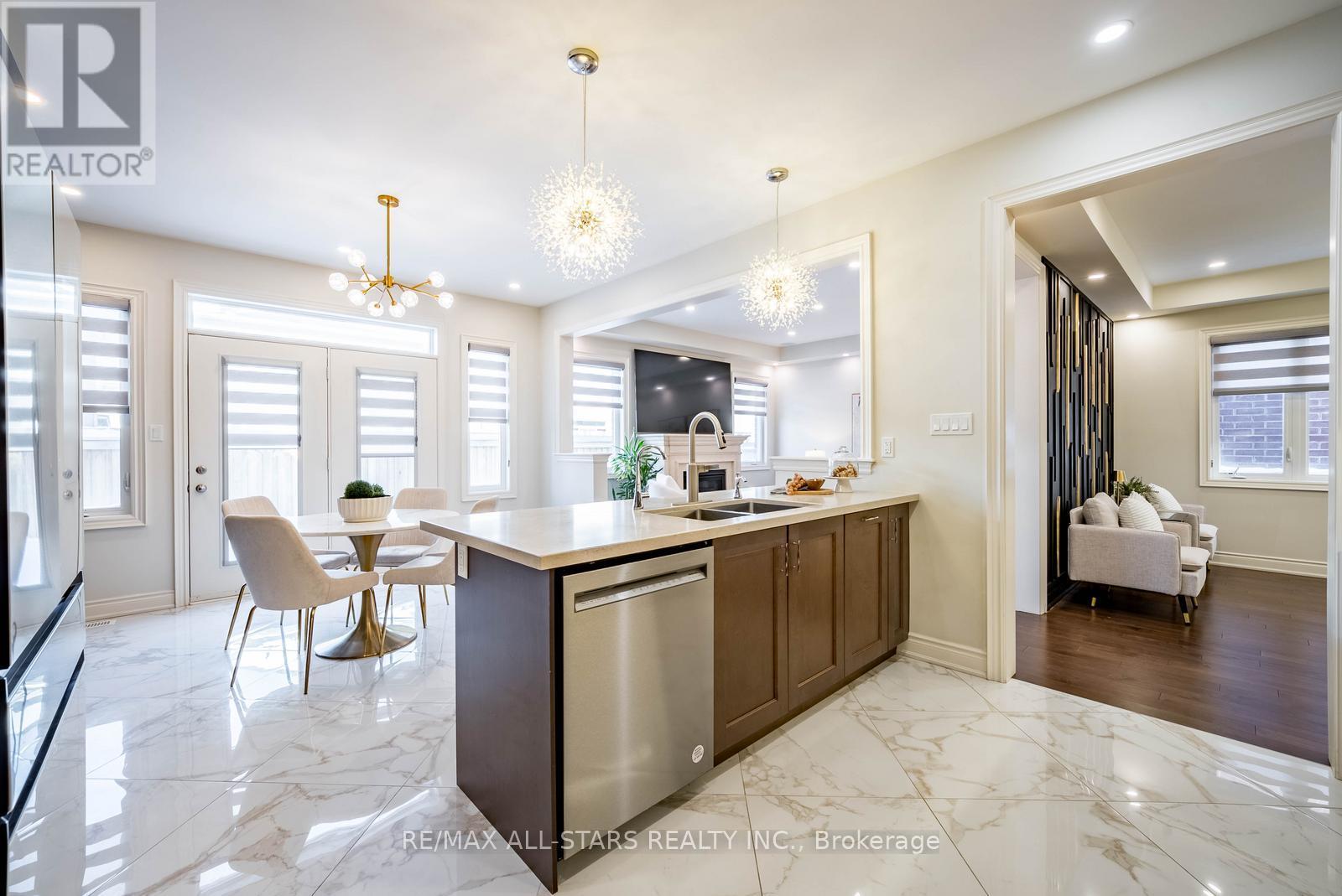 170 Fallharvest Way, Whitchurch-Stouffville, Ontario  L4A 5A2 - Photo 17 - N12969978