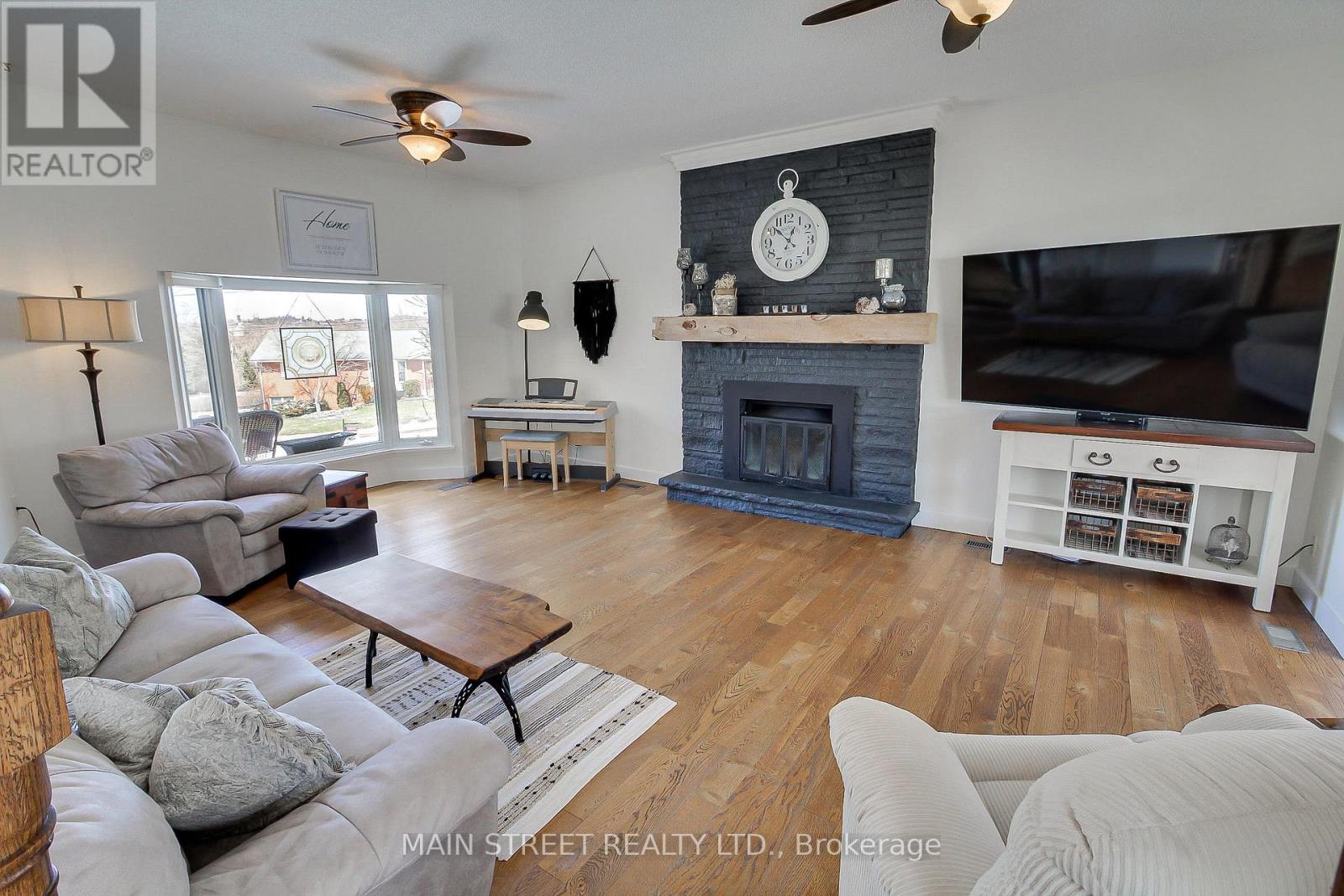 33 Avonlea Road E, Uxbridge, Ontario  L0C 1C0 - Photo 8 - N12970004