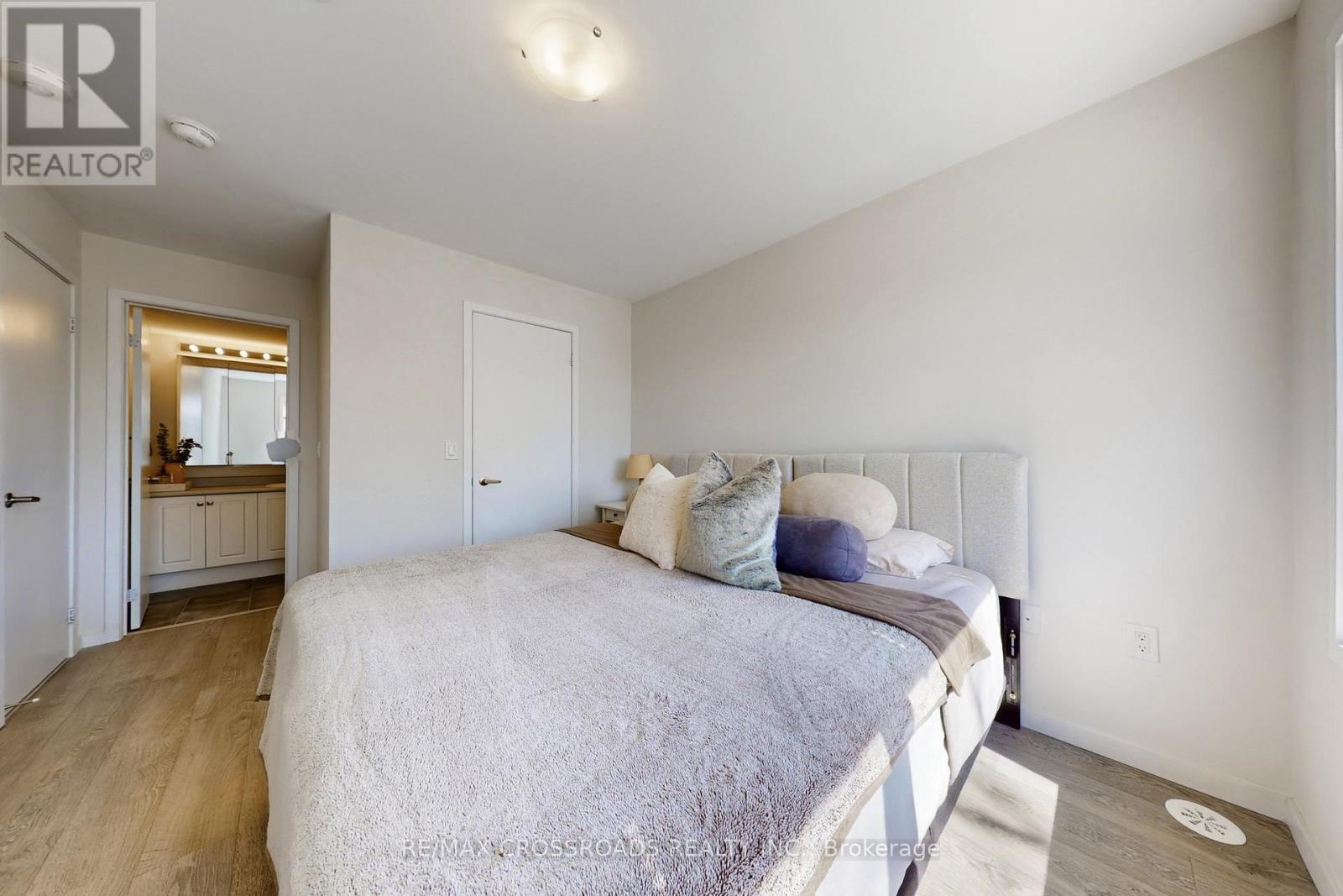 10 - 100 Alex Gardner Circle, Aurora (Aurora Village), Ontario  L4G 3G5 - Photo 19 - N12970032