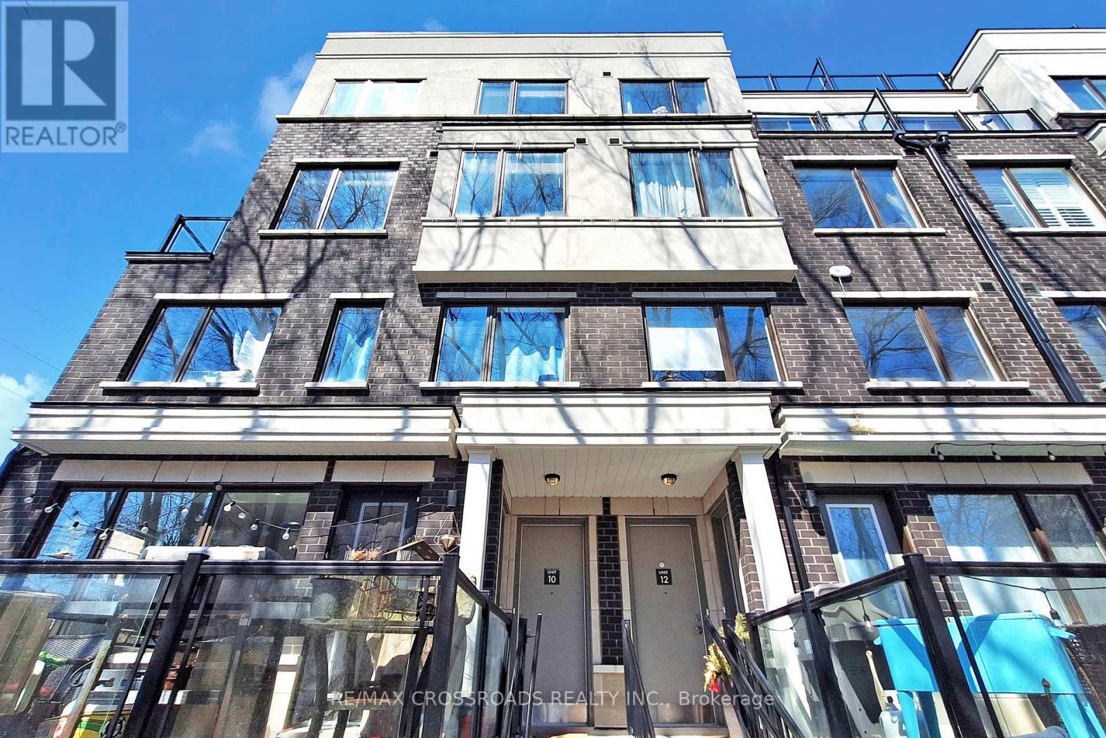 10 - 100 Alex Gardner Circle, Aurora (Aurora Village), Ontario  L4G 3G5 - Photo 2 - N12970032