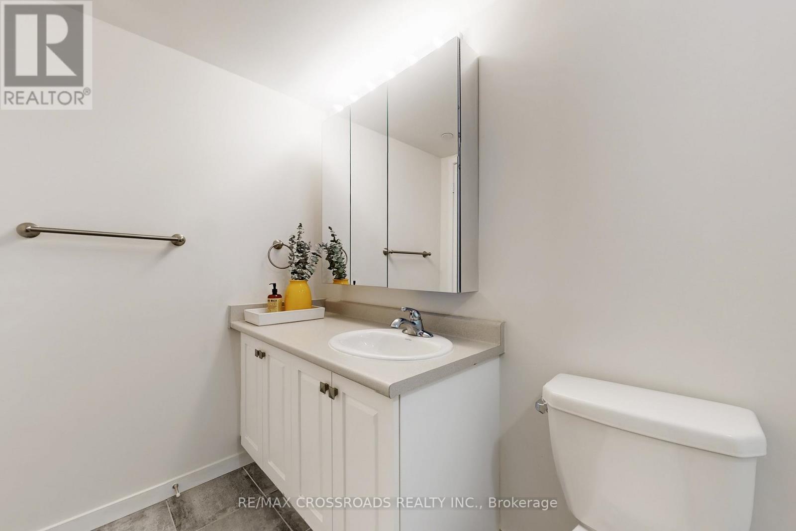 10 - 100 Alex Gardner Circle, Aurora (Aurora Village), Ontario  L4G 3G5 - Photo 21 - N12970032