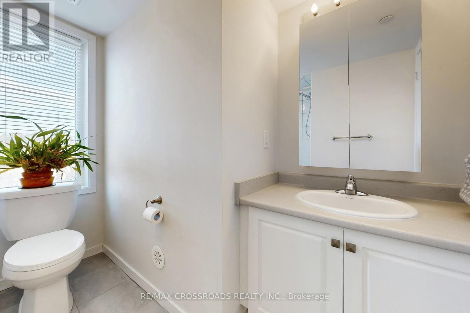 10 - 100 Alex Gardner Circle, Aurora (Aurora Village), Ontario  L4G 3G5 - Photo 28 - N12970032