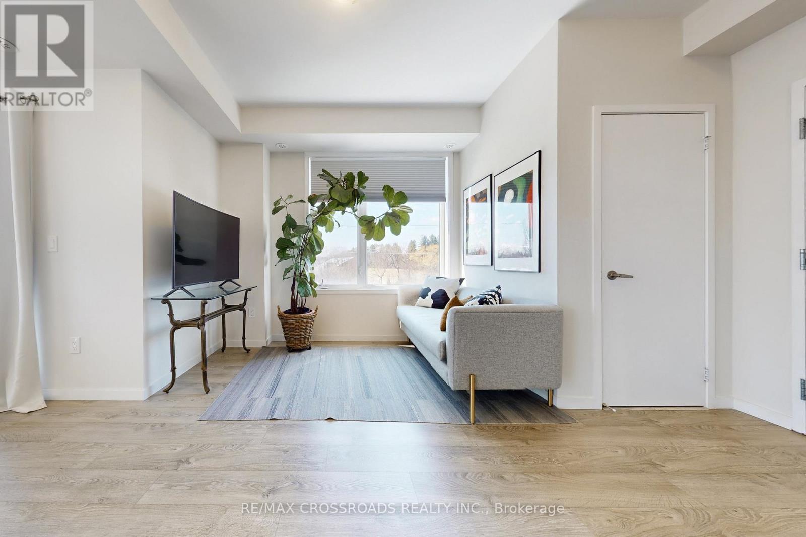 10 - 100 Alex Gardner Circle, Aurora (Aurora Village), Ontario  L4G 3G5 - Photo 5 - N12970032