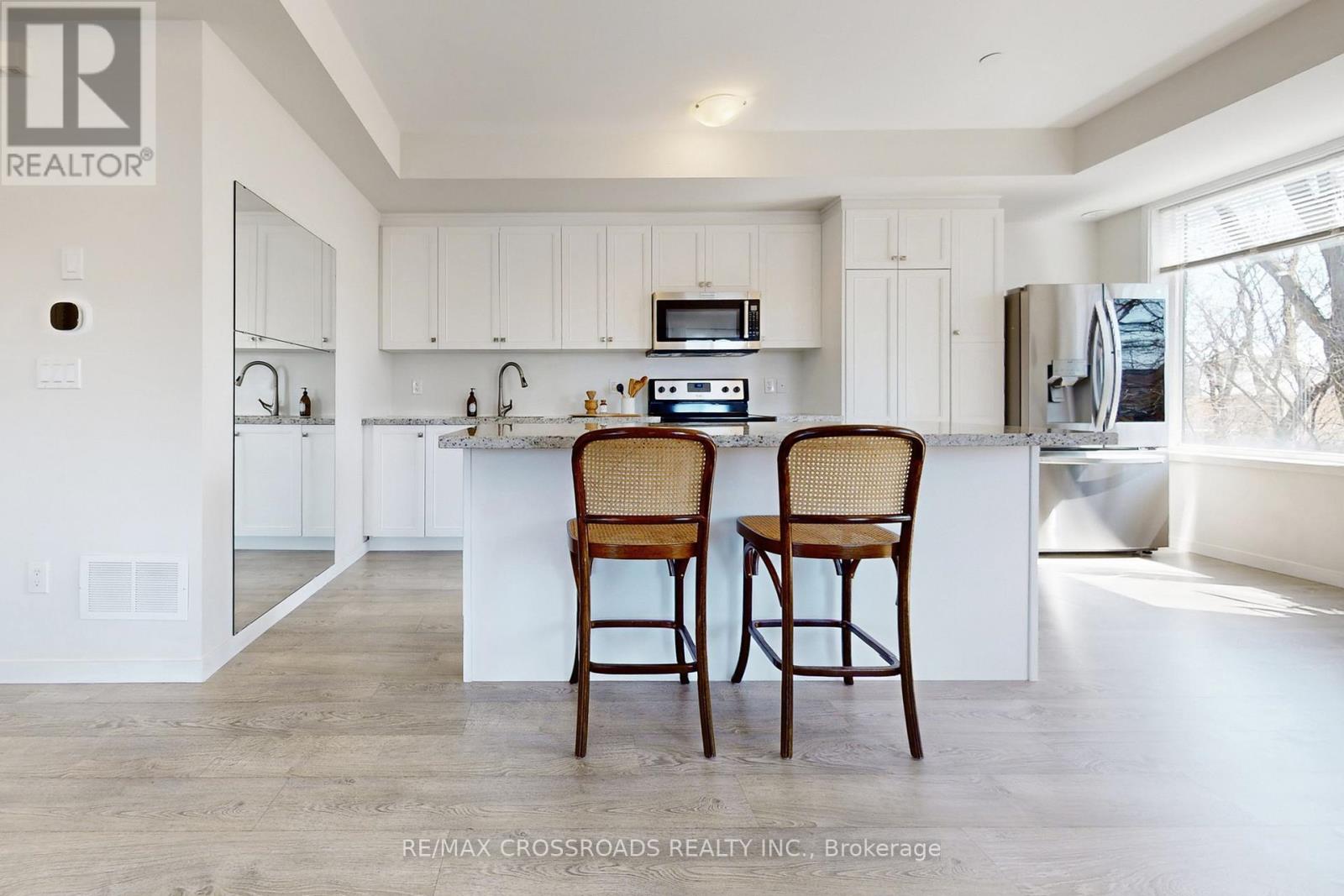 10 - 100 Alex Gardner Circle, Aurora (Aurora Village), Ontario  L4G 3G5 - Photo 6 - N12970032