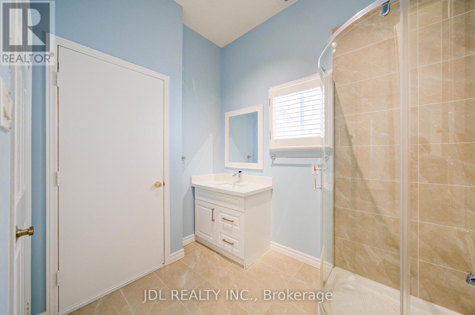 50 Summitcrest Drive, Richmond Hill, Ontario  L4S 1A7 - Photo 12 - N12970124