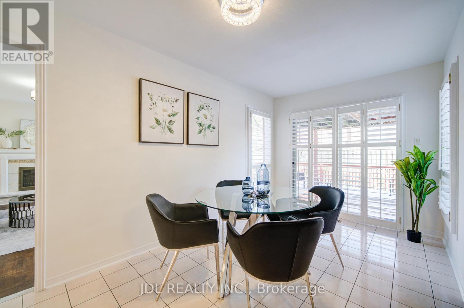 50 Summitcrest Drive, Richmond Hill, Ontario  L4S 1A7 - Photo 14 - N12970124