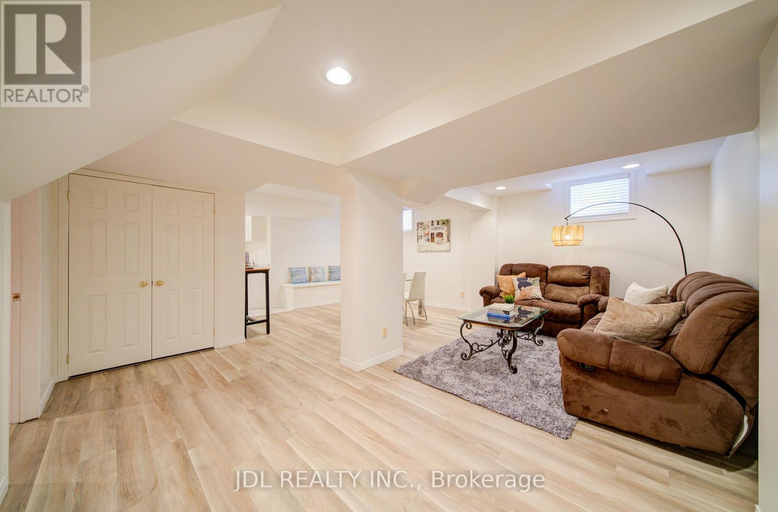 50 Summitcrest Drive, Richmond Hill, Ontario  L4S 1A7 - Photo 38 - N12970124