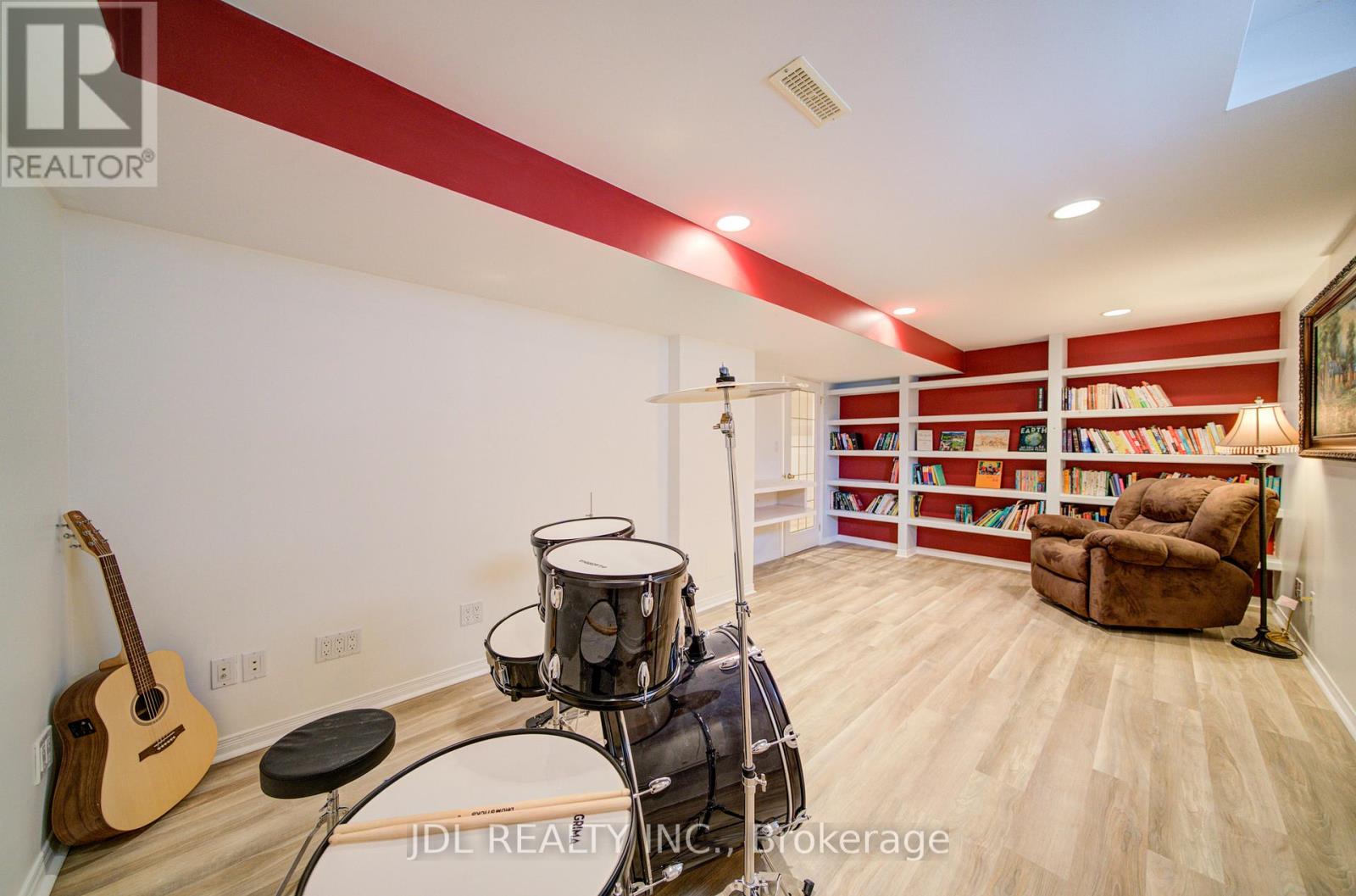 50 Summitcrest Drive, Richmond Hill, Ontario  L4S 1A7 - Photo 39 - N12970124