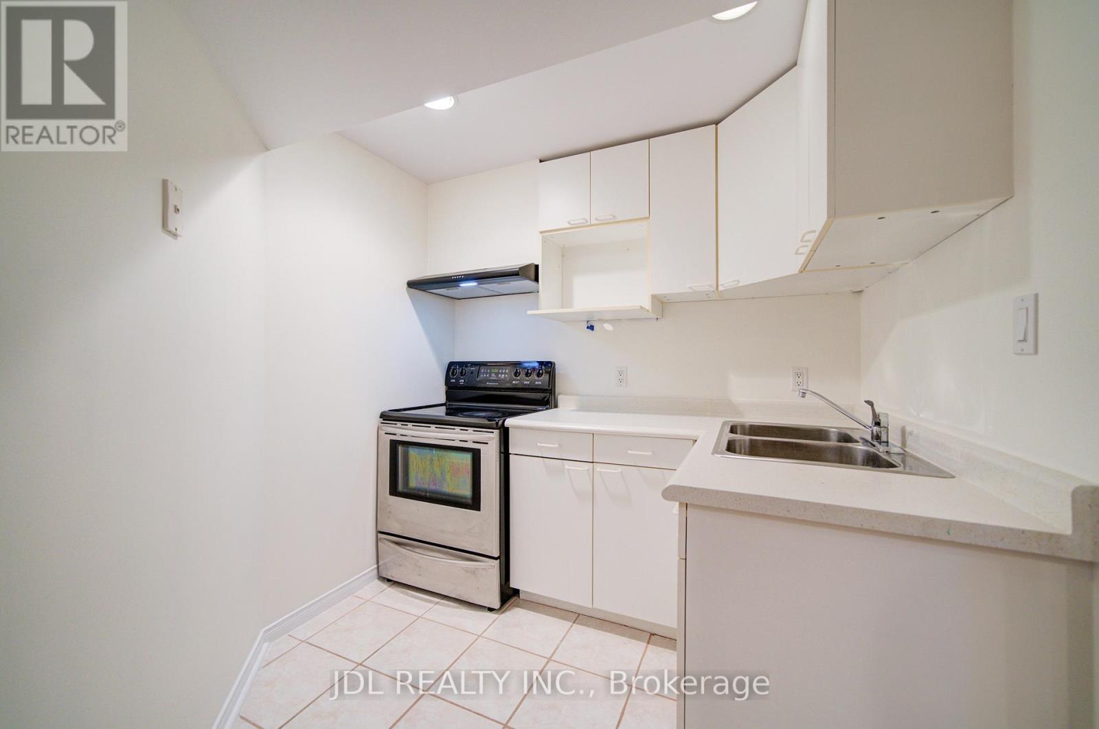 50 Summitcrest Drive, Richmond Hill, Ontario  L4S 1A7 - Photo 44 - N12970124