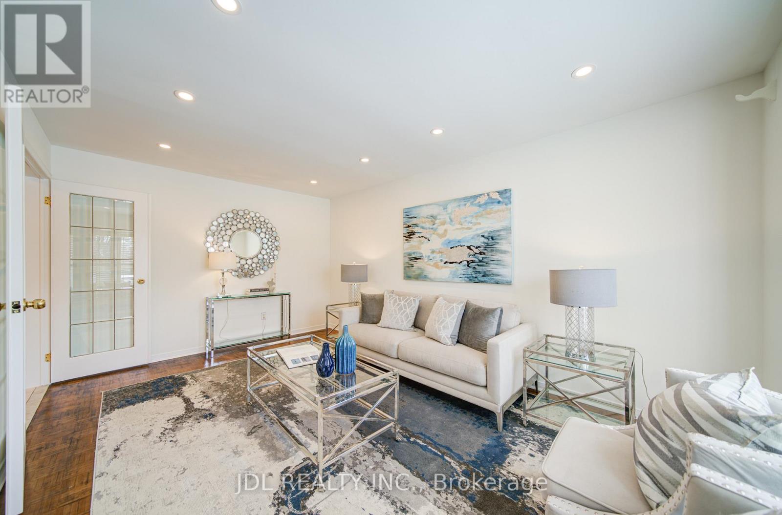 50 Summitcrest Drive, Richmond Hill, Ontario  L4S 1A7 - Photo 5 - N12970124