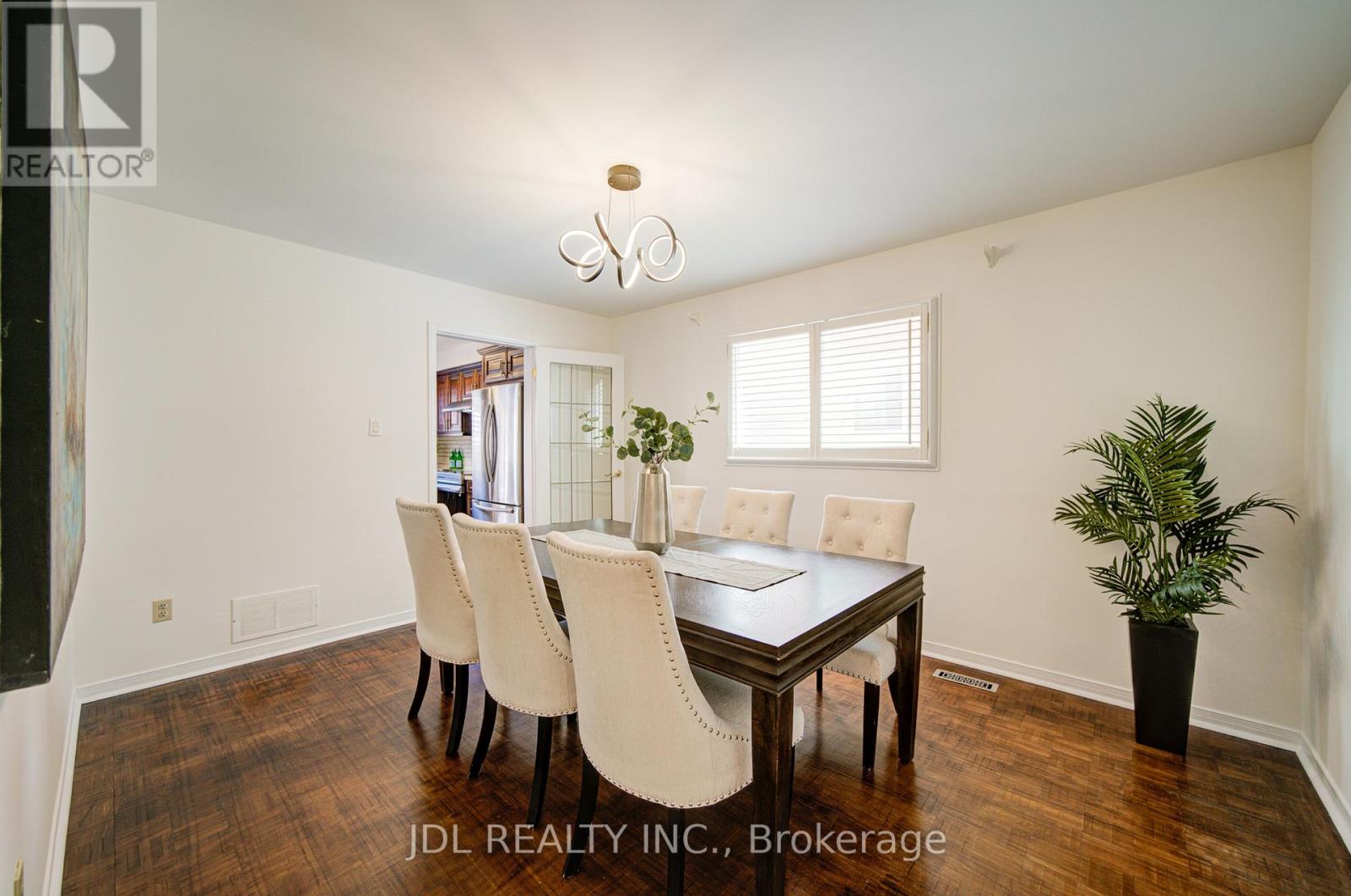 50 Summitcrest Drive, Richmond Hill, Ontario  L4S 1A7 - Photo 7 - N12970124