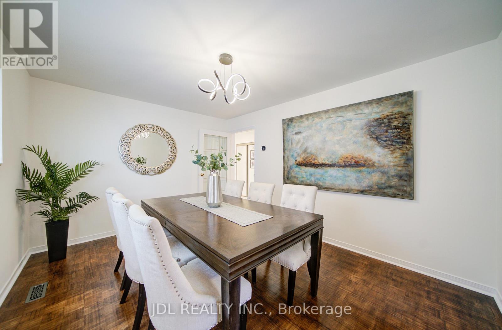 50 Summitcrest Drive, Richmond Hill, Ontario  L4S 1A7 - Photo 9 - N12970124